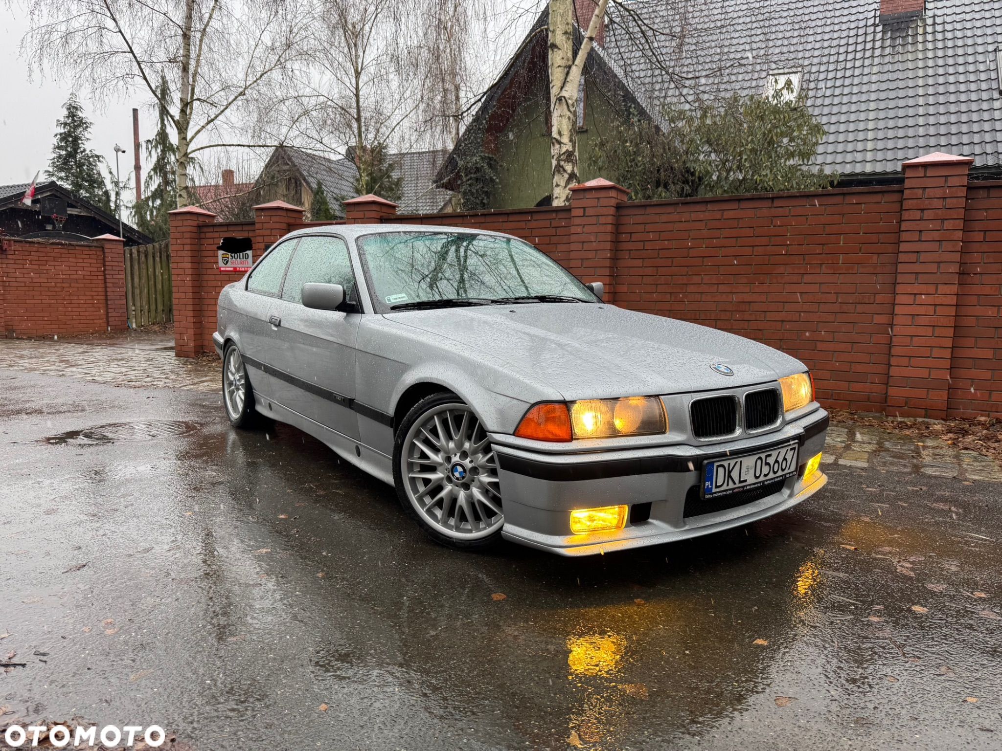 BMW Seria 3 325i - 1