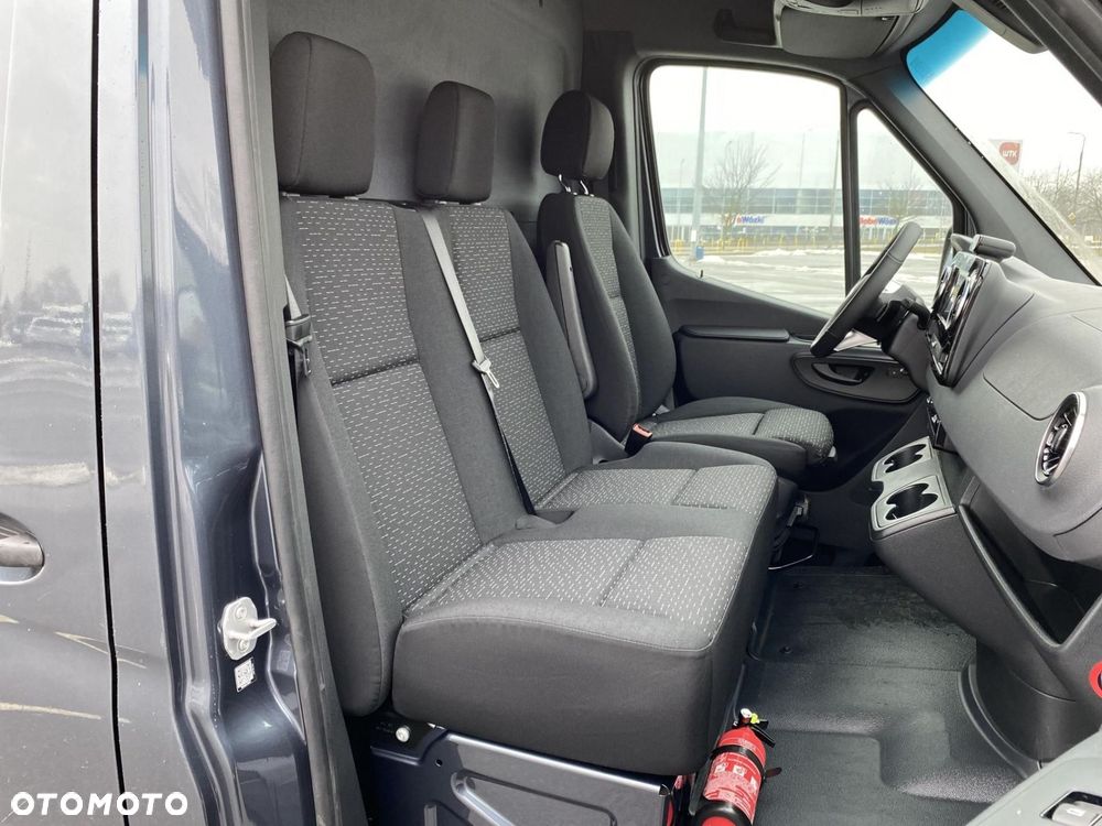 Mercedes-Benz Sprinter - 16