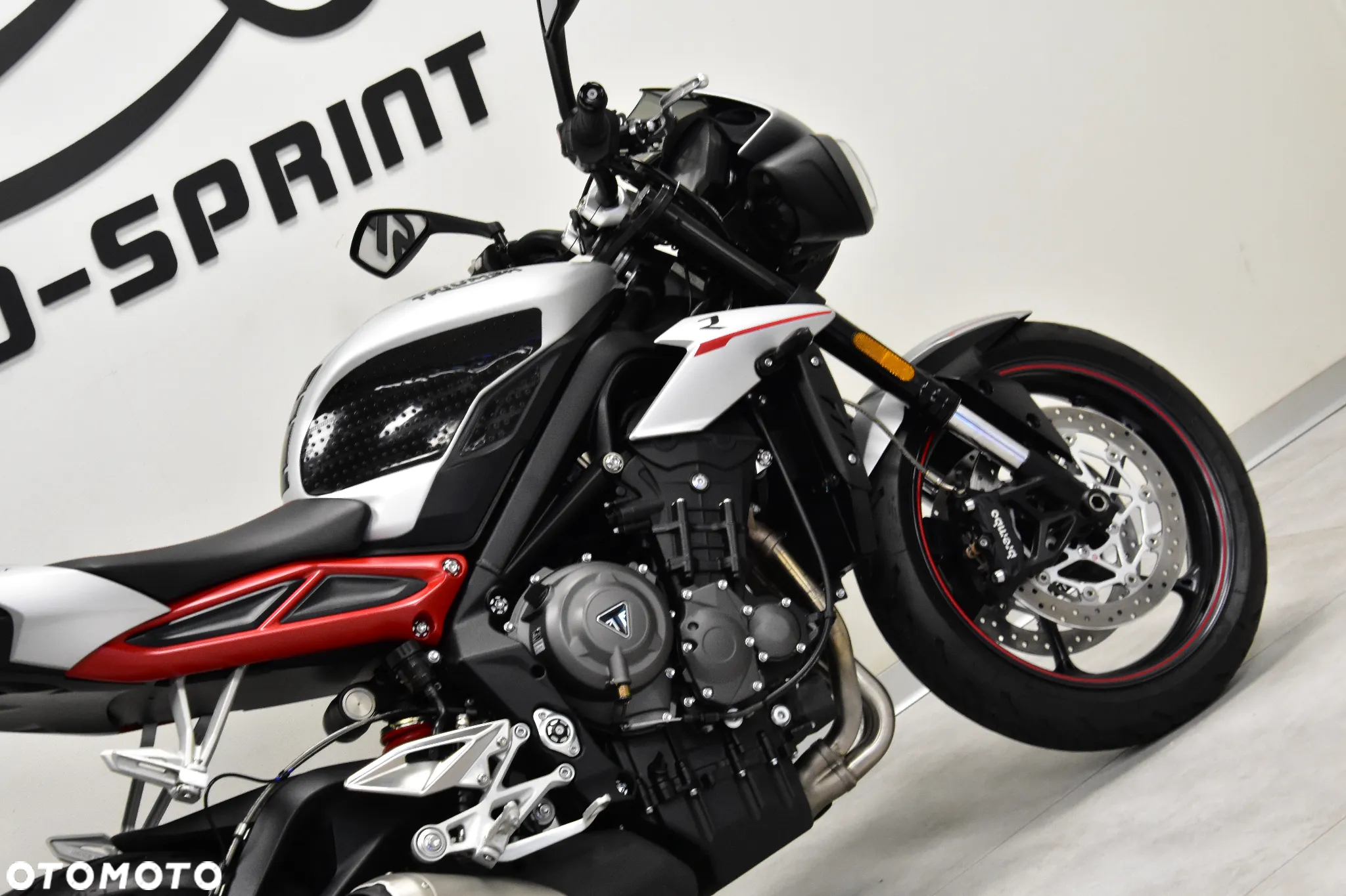 Triumph Street Triple - 15