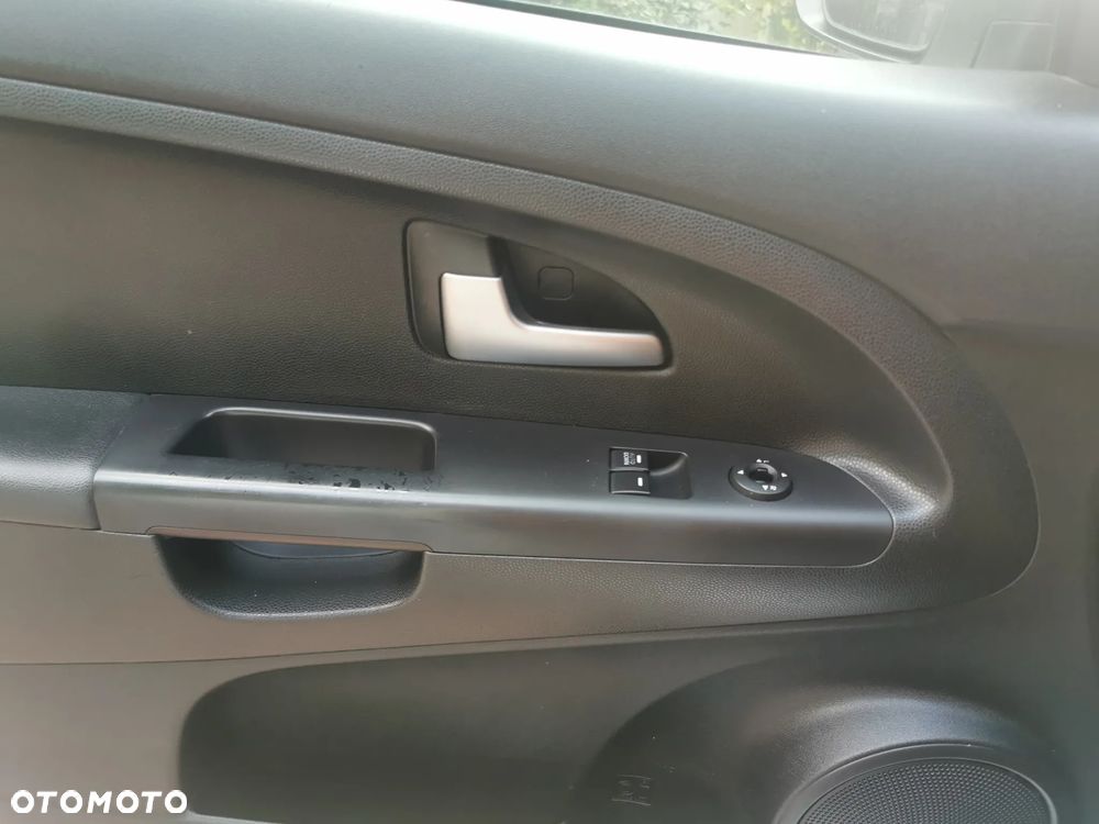 Kia Venga 1.4 CVVT Attract - 11