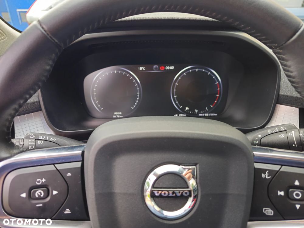 Volvo XC 40 T5 AWD Momentum - 5