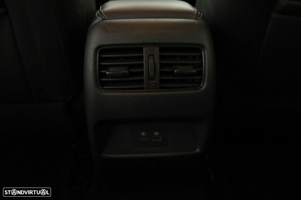 Nissan Qashqai 1.3 DIG-T Tekna Xtronic - 23