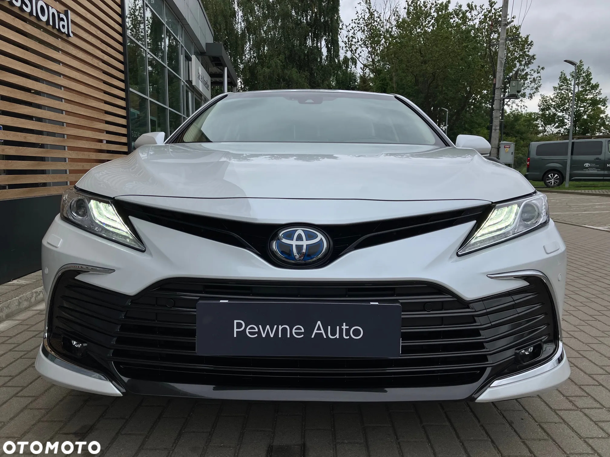 Toyota Camry 2.5 Hybrid Executive CVT - 14