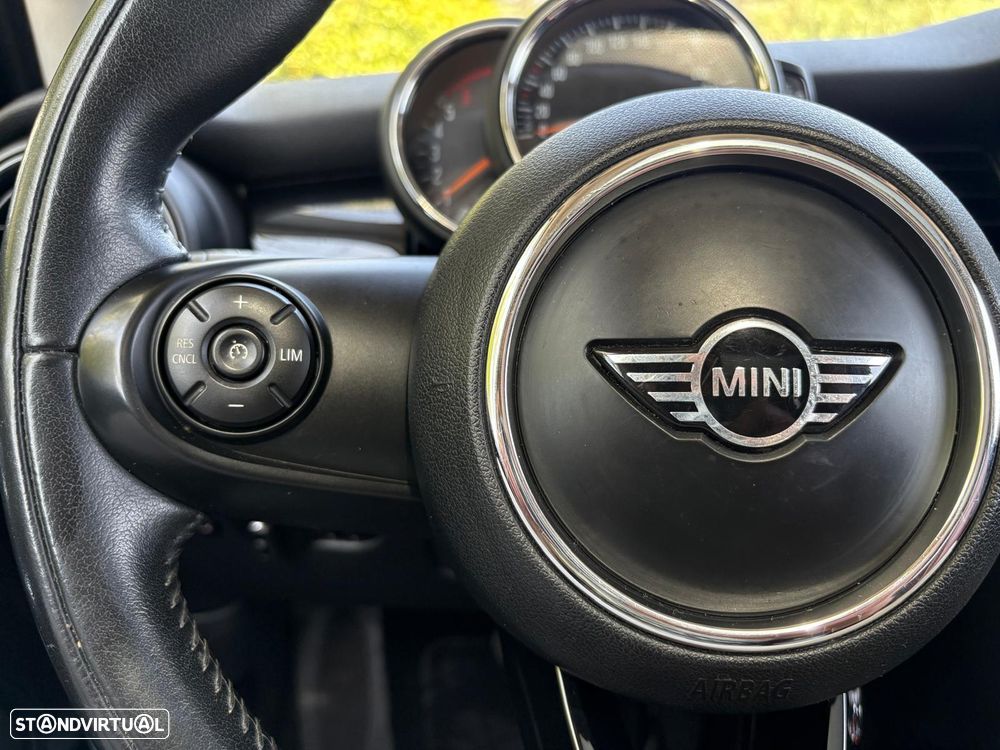 MINI 5 Portas Cooper D Aut. - 43