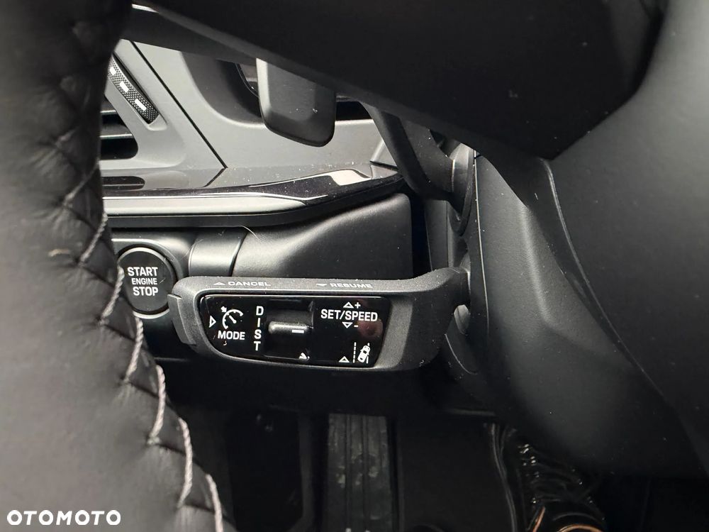 Porsche 911 Carrera - 26