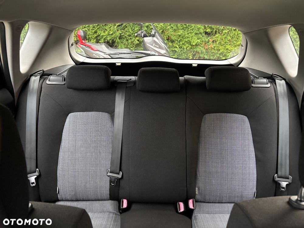 Kia Ceed - 21