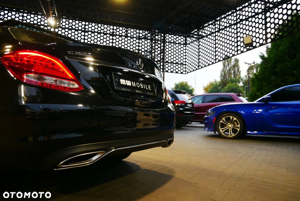 Mercedes-Benz Klasa C 300 7G-TRONIC - 36