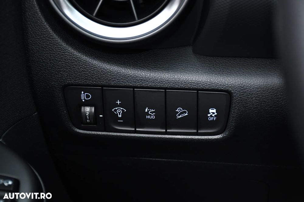 Hyundai KONA 1.6 CRDi 48V-Hybrid DCT Trend - 19