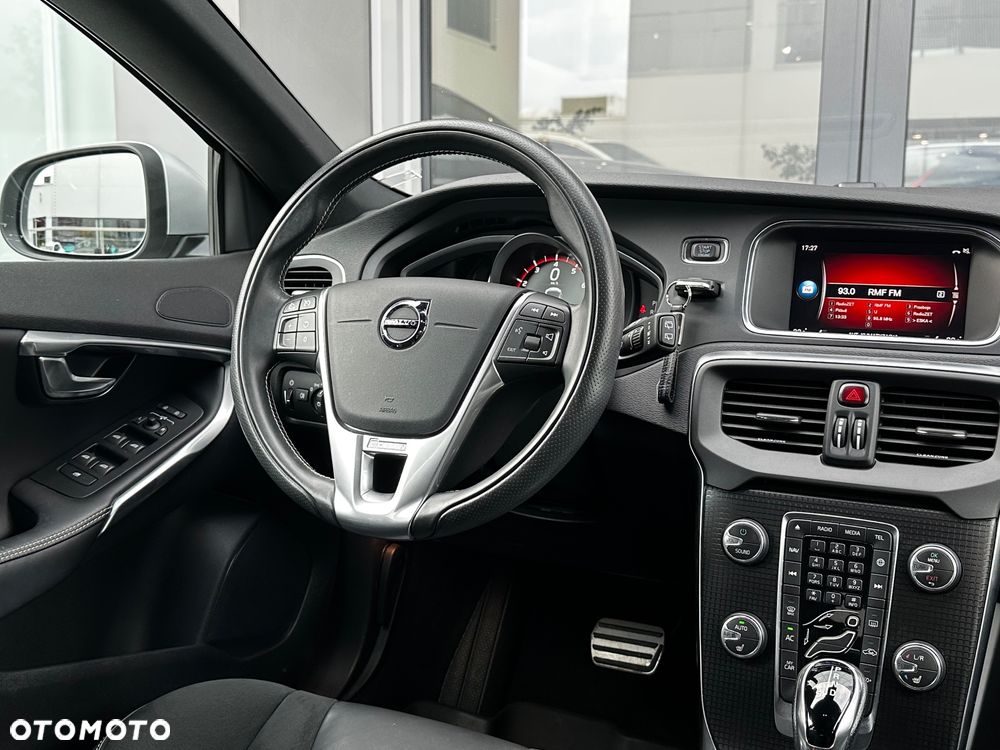 Volvo V40 T3 Drive-E R-Design Momentum - 15