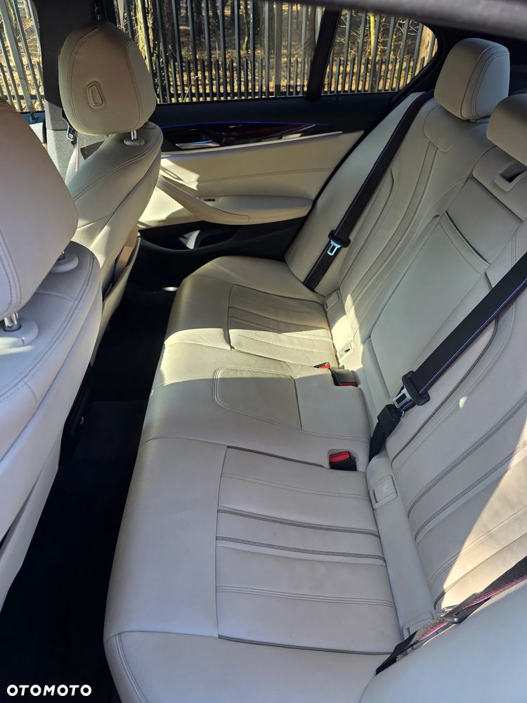 BMW Seria 5 520d xDrive M Sport sport - 8