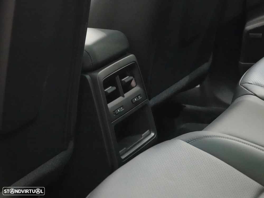 Porsche Macan Electric 4S - 37