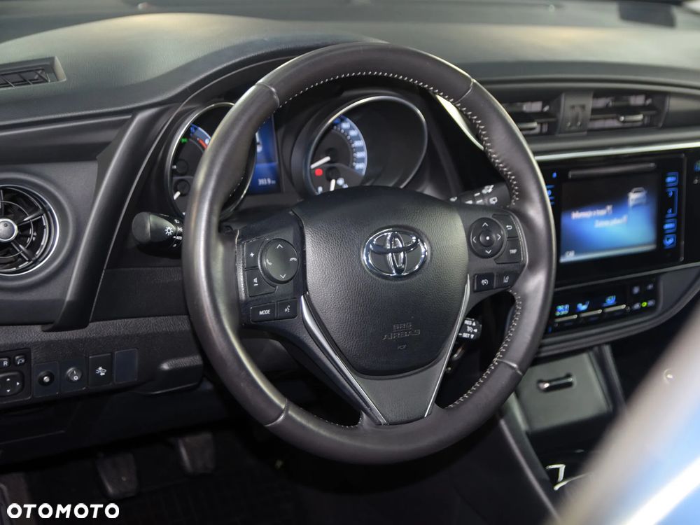 Toyota Auris - 15