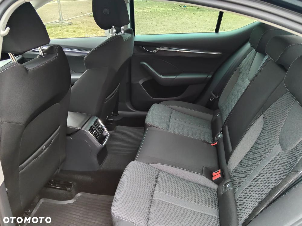 Skoda Octavia 1.5 TSI ACT Style - 10