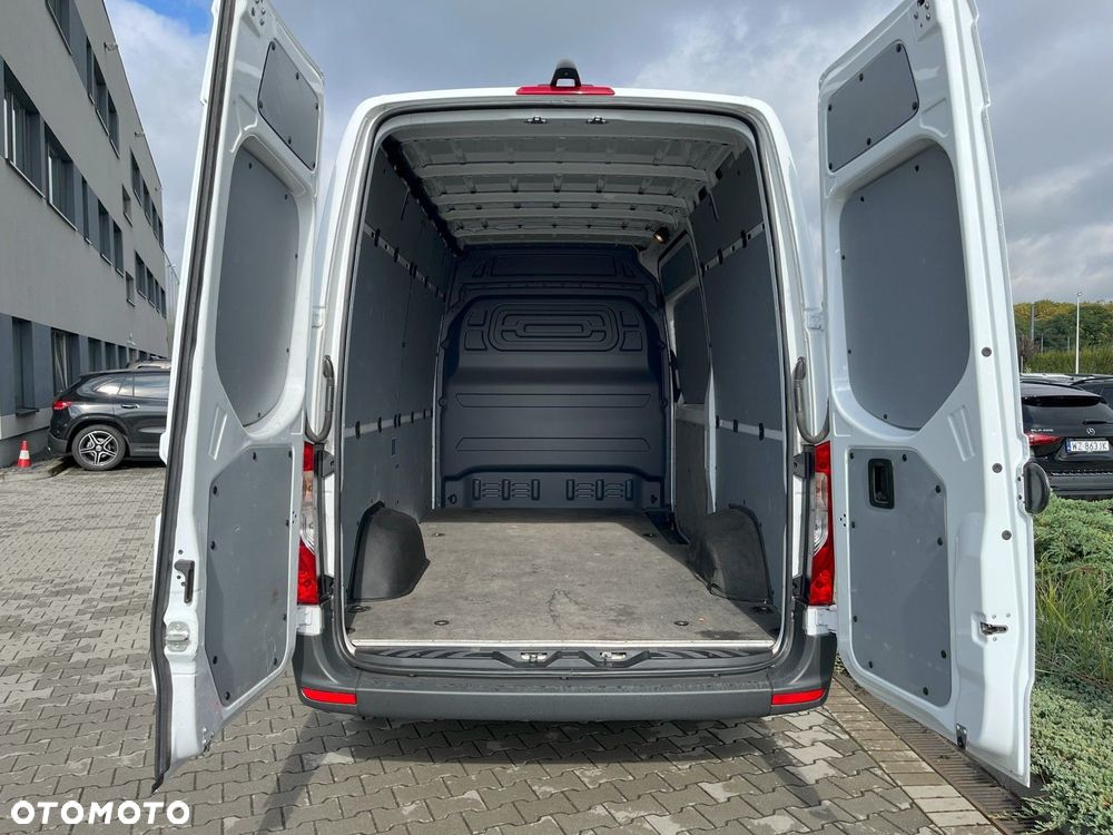 Mercedes-Benz Sprinter - 20