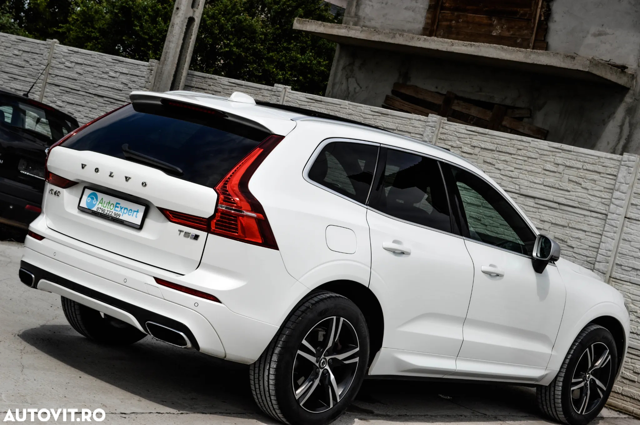 Volvo XC 60 T5 AWD Geartronic RDesign - 12
