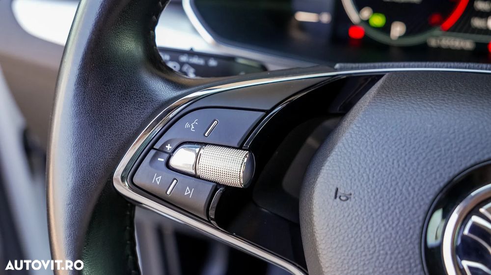 Skoda Superb 2.0 TDI DSG Ambition - 22