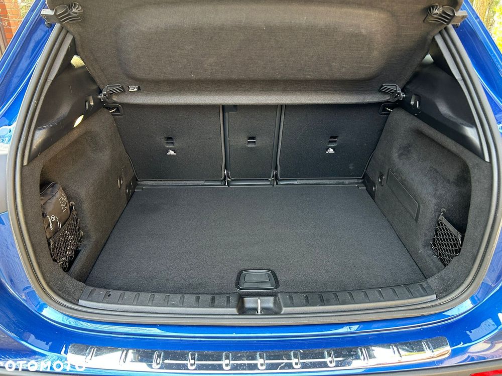 Mercedes-Benz GLA 250e AMG Line - 13