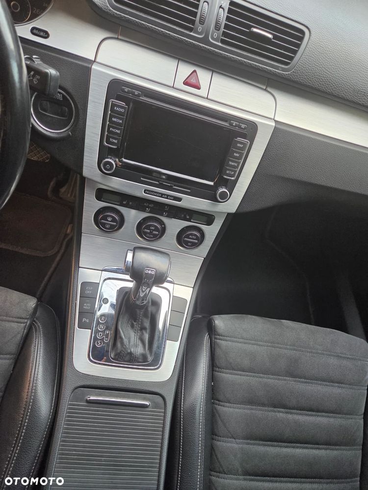Volkswagen Passat 2.0 TDI Highline DSG - 16