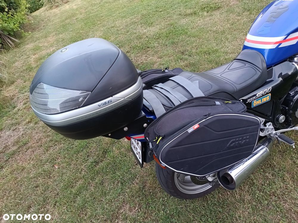 Yamaha XJR - 4