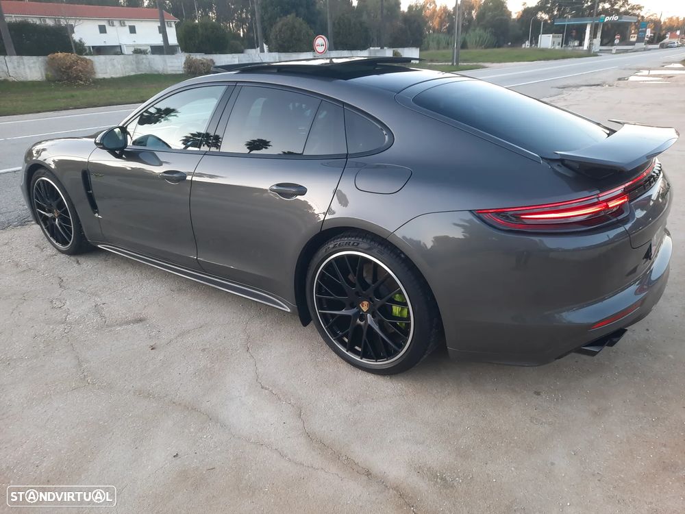 Porsche Panamera 4 E-Hybrid - 16