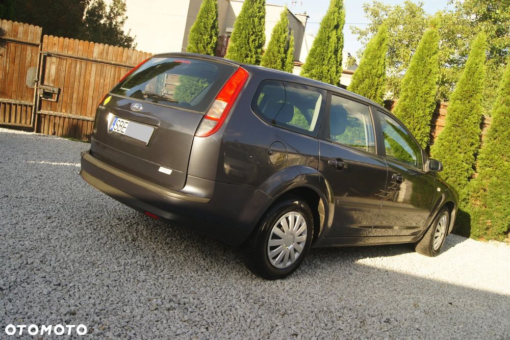 Ford Focus 1.6 Ambiente - 8