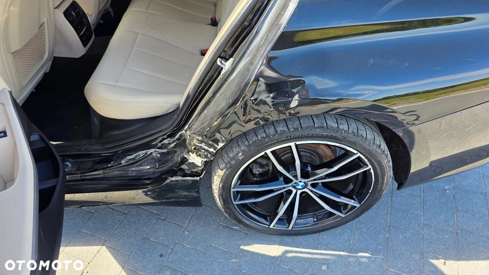 BMW Seria 3 318d Sport Line Shadow - 11