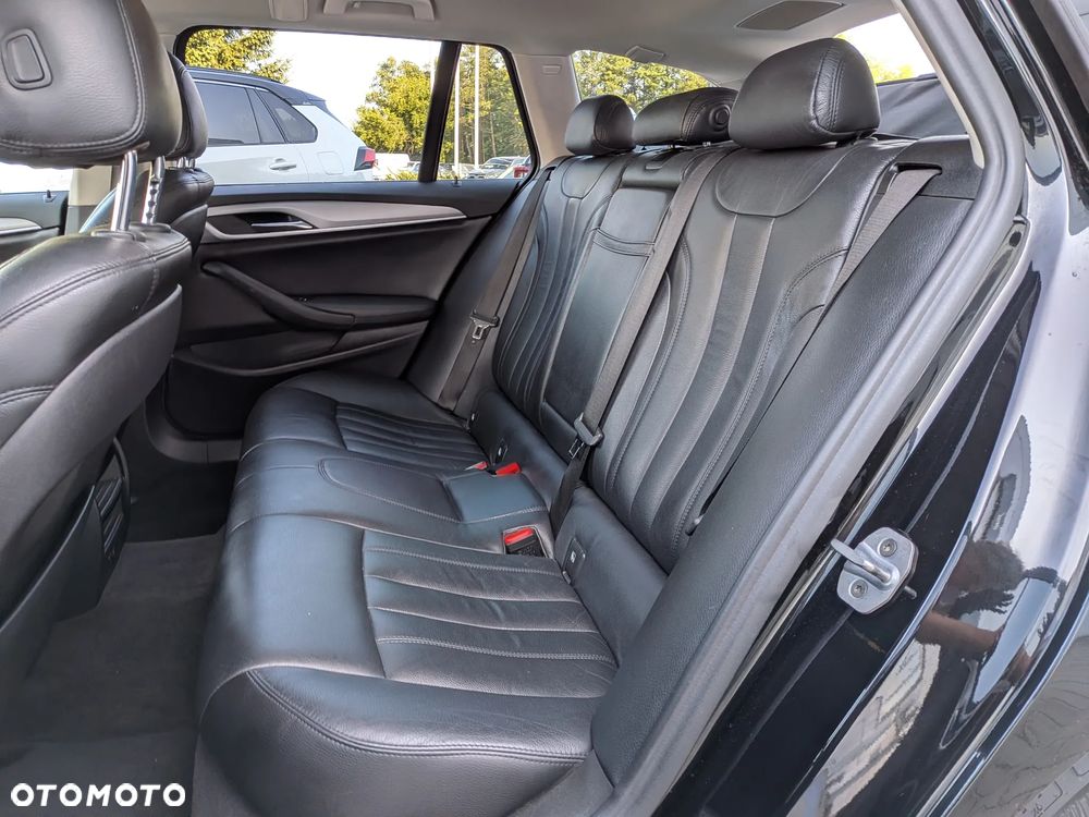 BMW Seria 5 520d - 25