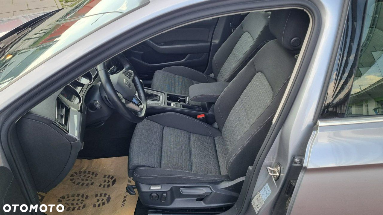 Volkswagen Passat - 9