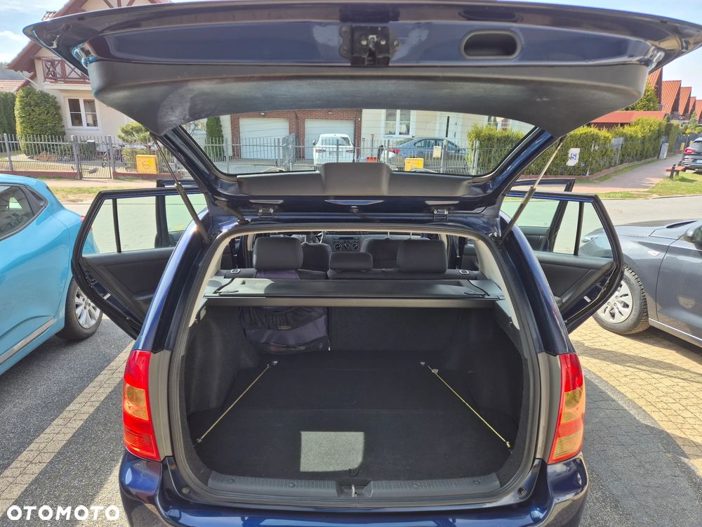 Toyota Corolla 1.4 D-4D Luna - 7