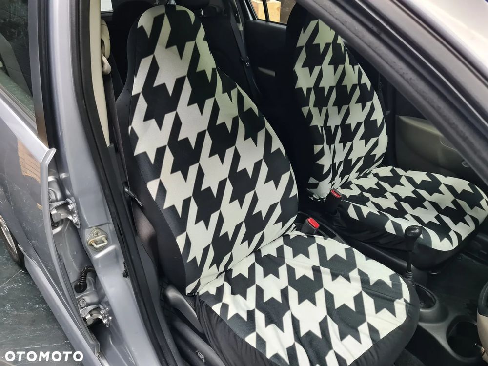 Daihatsu Sirion 1.3 S 100th Anniversary - 17