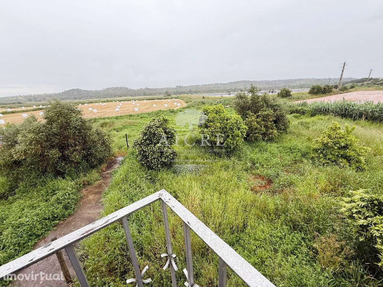 Moradia Térrea em Mora com Quintal, Garagem e Terraço – Para Recuperar - Grande imagem: 3/22