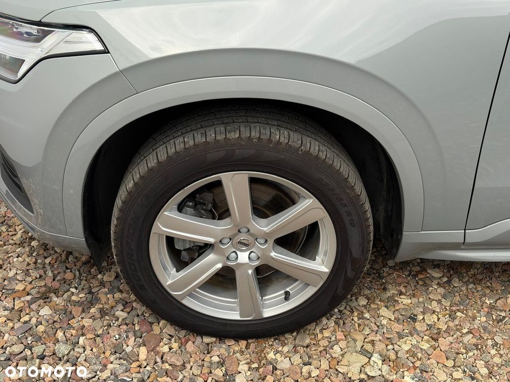 Volvo XC 90 - 40