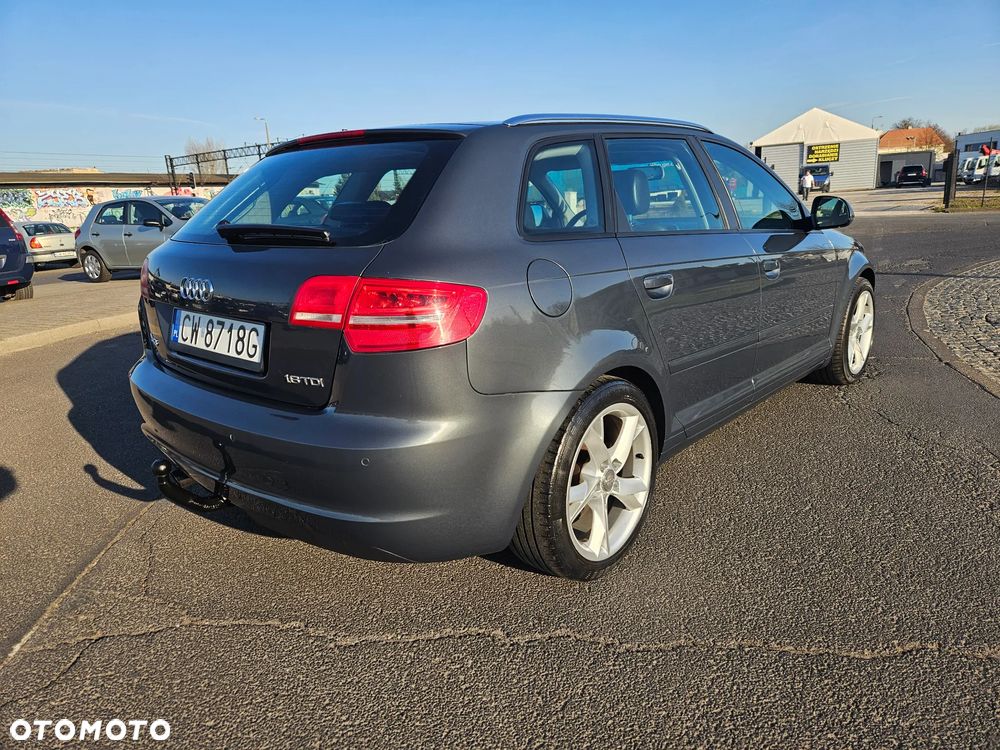 Audi A3 Sportback 1.6 TDI DPF Ambiente - 8