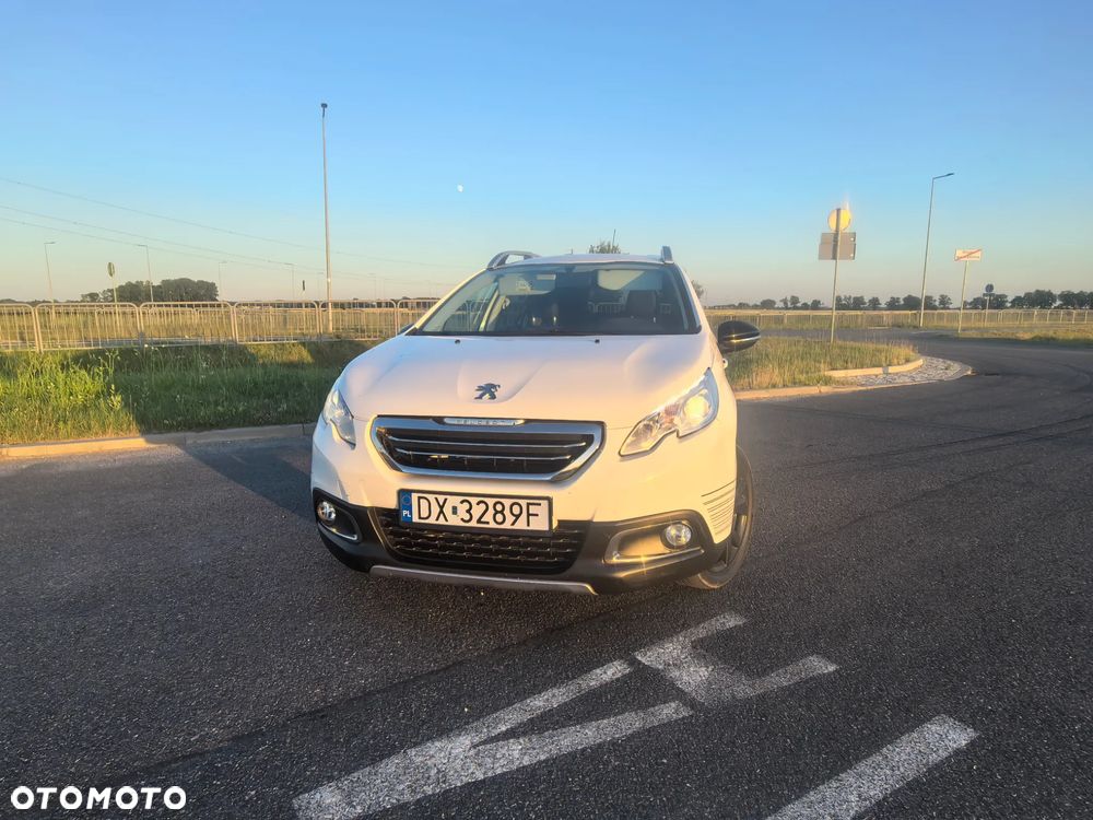 Peugeot 2008 BlueHDi 100 STOP & START Style - 10