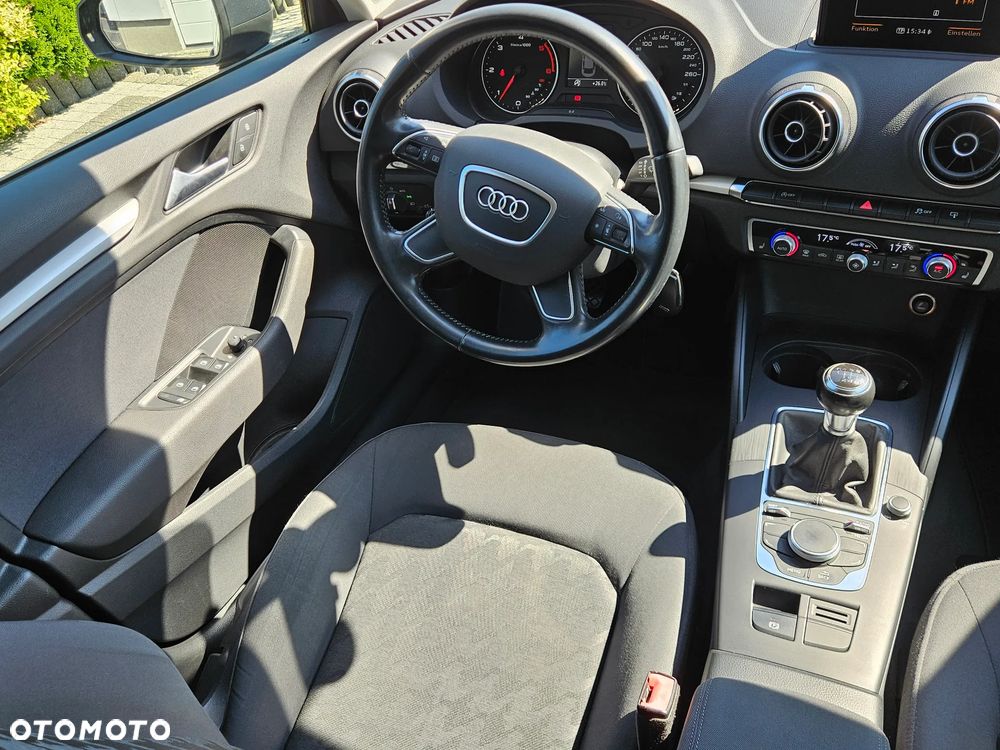 Audi A3 Sportback 1.6 TDI ultra Attraction - 13