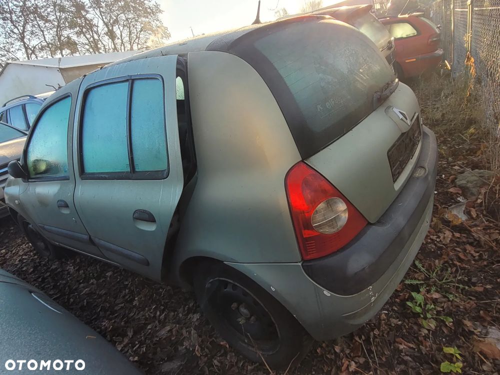 Części- Renault clio  Pojemność: 1149  Moc: 55kW  Rok: 2003  Benzyna - 3