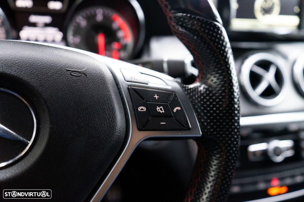 Mercedes-Benz GLA 220 d AMG Line - 36