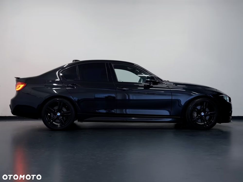 BMW Seria 3 330i M Sport Sport - 12
