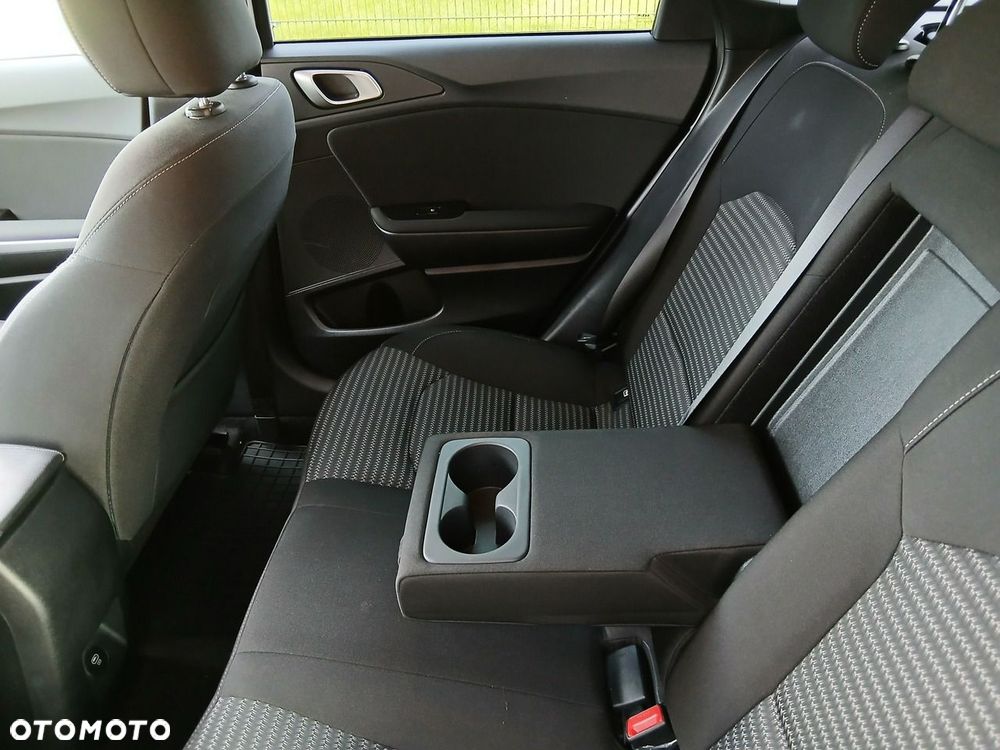 Kia Ceed 1.5 T-GDI M - 13