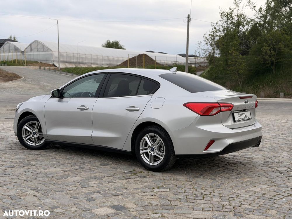 Ford Focus 1.0 EcoBoost Titanium - 10