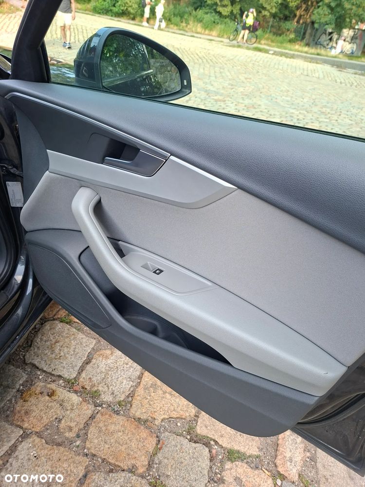 Audi A4 Avant 2.0 TDI S tronic - 26