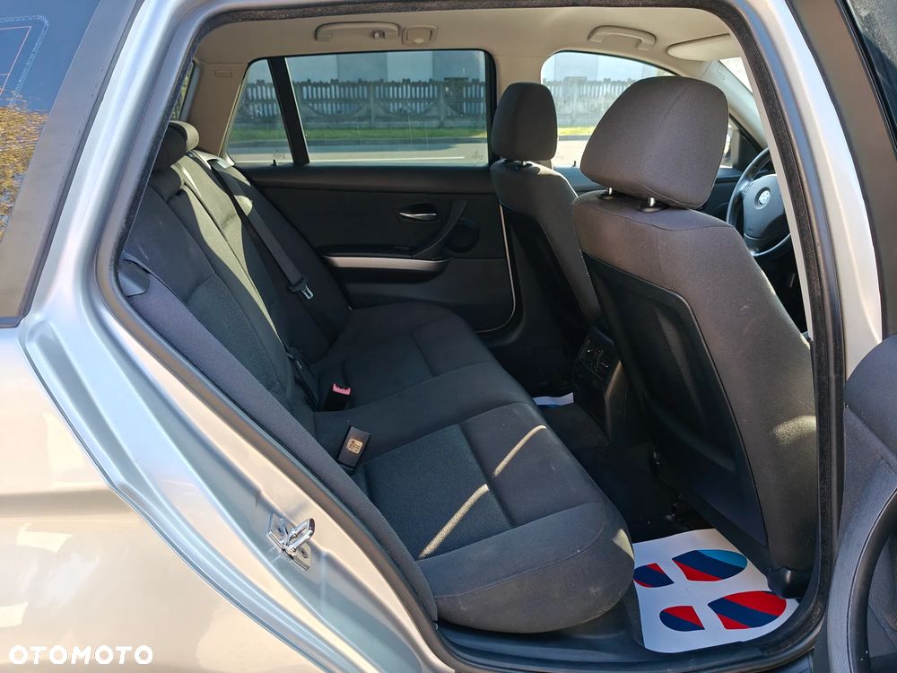 BMW Seria 3 - 26