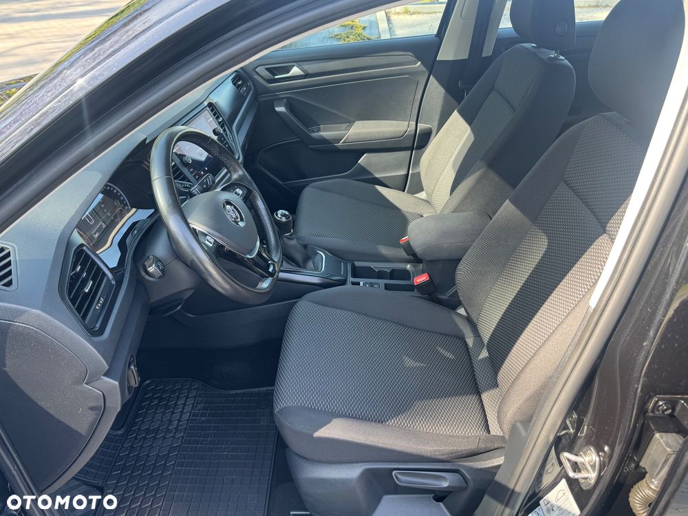 Volkswagen T-Roc - 13