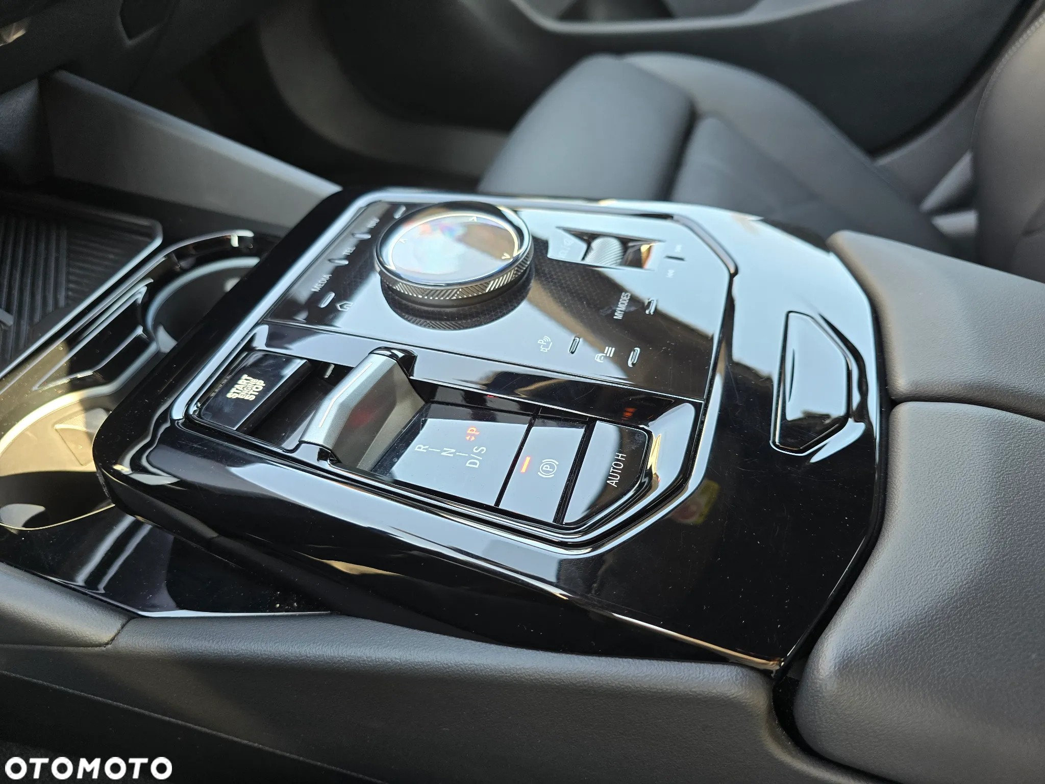 BMW Seria 5 520d xDrive - 13