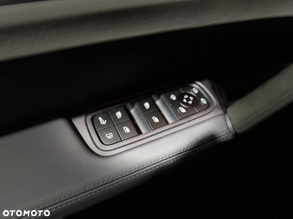 Porsche Cayenne - 29