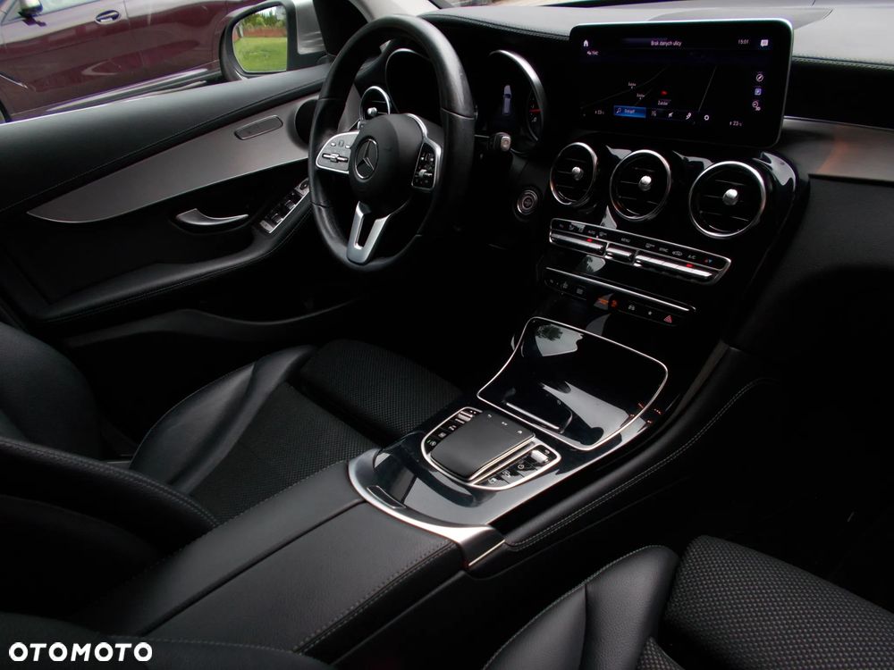 Mercedes-Benz GLC 200 4Matic 9G-TRONIC AMG Line - 11