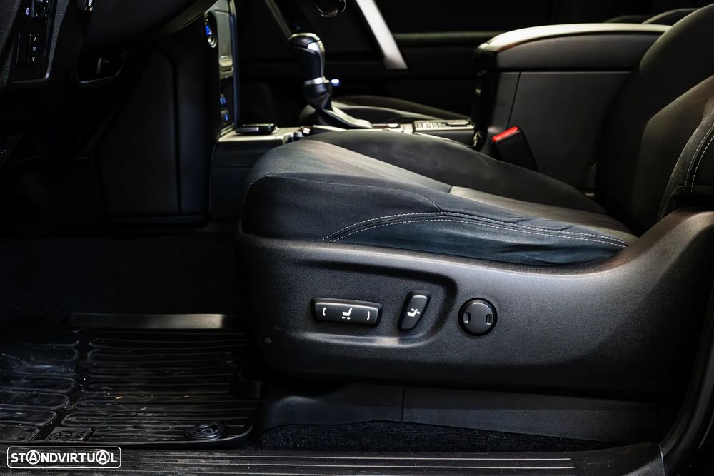 Toyota Land Cruiser Prado - 24