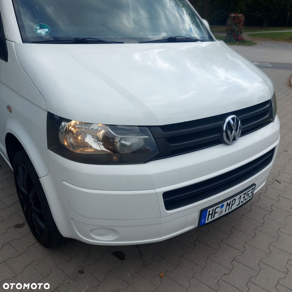 Volkswagen Caravelle - 1