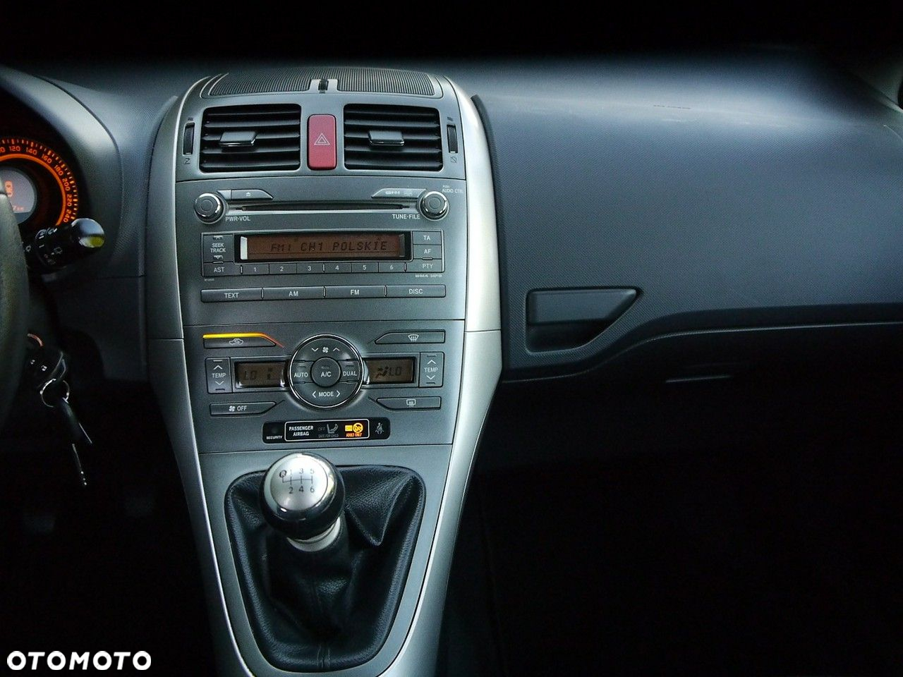 Toyota Auris 1.33 VVT-i Terra - 22