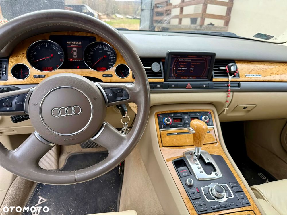 Audi A8 - 2